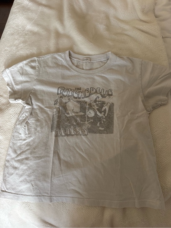 Brandy Melville Tops - Brandy tee
